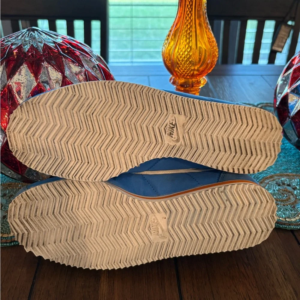 Nike Blue and White Sneakers with Orange Detail - Picture 7 of 7